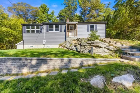 55 Hartford Ave W, Mendon, MA 01756