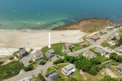 208 Manomet Point Rd, Plymouth, MA 02360