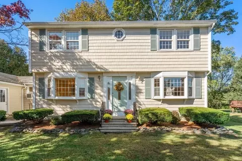 99 Lincoln Ln, Dracut, MA 01826