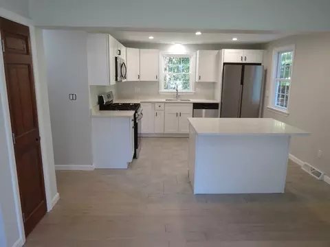 22 Pinehurst Dr, Bourne, MA 02532 photo 2