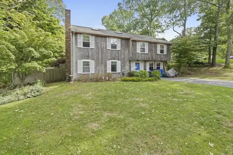 709 County Rd, Bourne, MA 02559