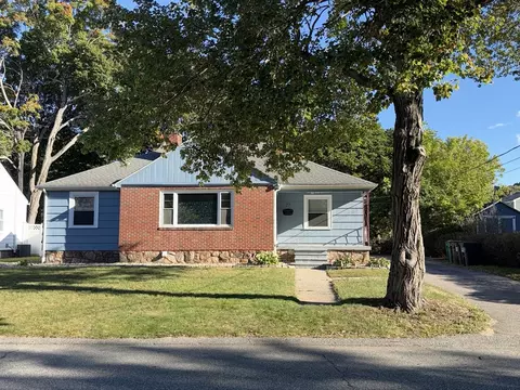27 Irene Blvd, Woonsocket, RI 02895