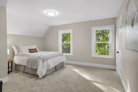 Bedroom - 56 Marshall St, Springfield, MA 01109 photo 2 of 7