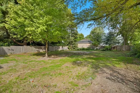 Exterior - 56 Marshall St, Springfield, MA 01109 photo 2 of 4