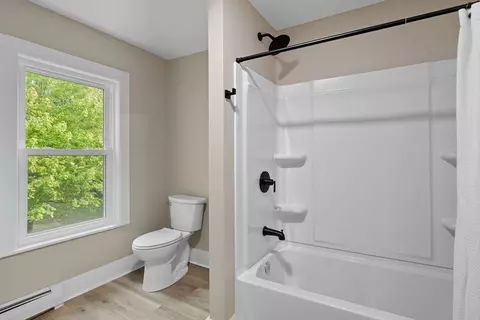 Bath - 56 Marshall St, Springfield, MA 01109 photo 2 of 4