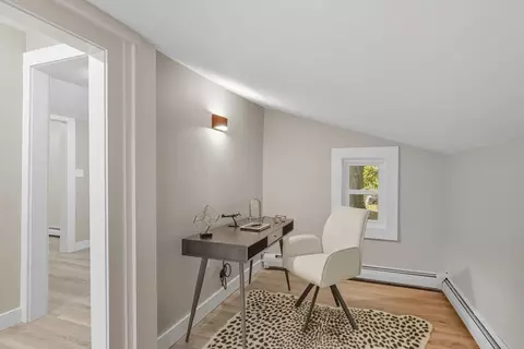 Entry Way - 56 Marshall St, Springfield, MA 01109 photo 5 of 7
