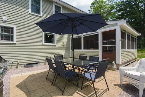 Exterior - 2 Crestview Dr, Mendon, MA 01756 photo 5 of 15