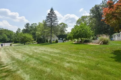 Exterior - 2 Crestview Dr, Mendon, MA 01756 photo 9 of 15