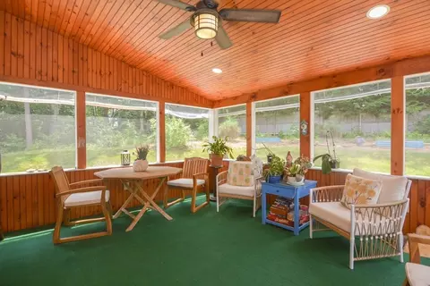 Exterior - 2 Crestview Dr, Mendon, MA 01756 photo 3 of 15
