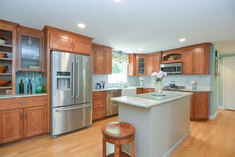 Kitchen - 2 Crestview Dr, Mendon, MA 01756 photo 1 of 5