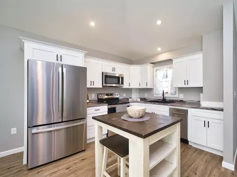 340 Vale St, Fall River, MA 02724 photo 2