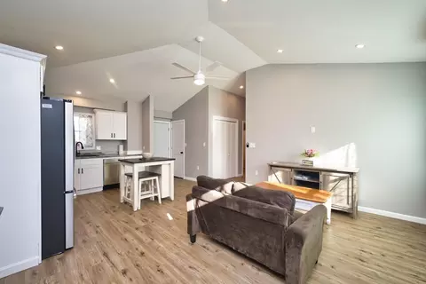340 Vale St, Fall River, MA 02724 photo 8