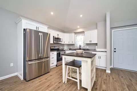 340 Vale St, Fall River, MA 02724 photo 4