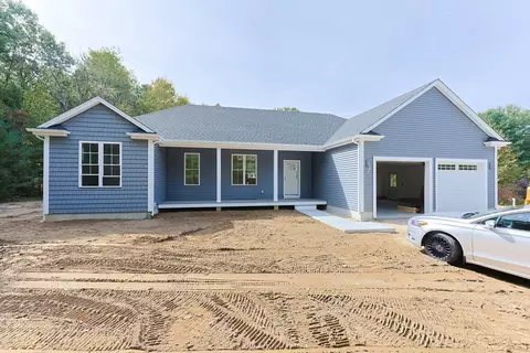 99 Maple St, Douglas, MA 01516