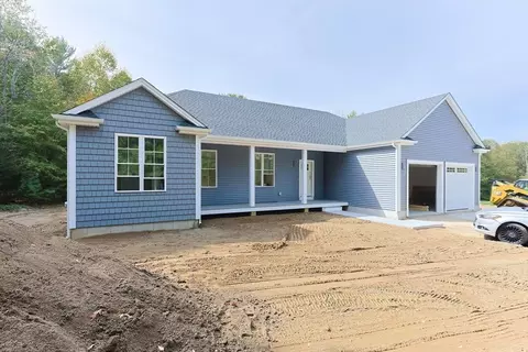 Exterior - 99 Maple St, Douglas, MA 01516 photo 6 of 9
