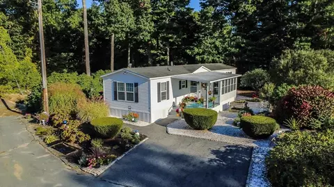 67 Crest Dr, Wareham, MA 02571 photo 2