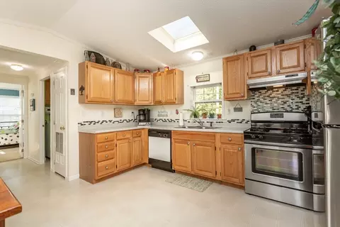 67 Crest Dr, Wareham, MA 02571 photo 7