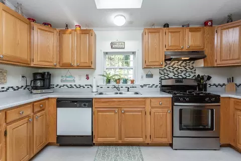 67 Crest Dr, Wareham, MA 02571 photo 9