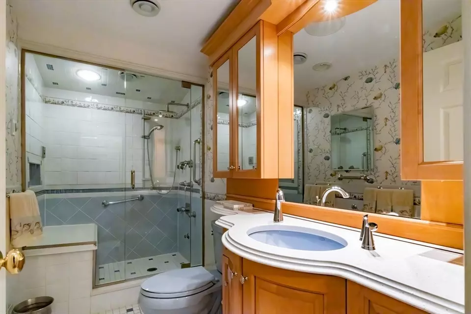 Bath - 50 Village Post Rd #50, Danvers, MA 01923 photo 1 of 3
