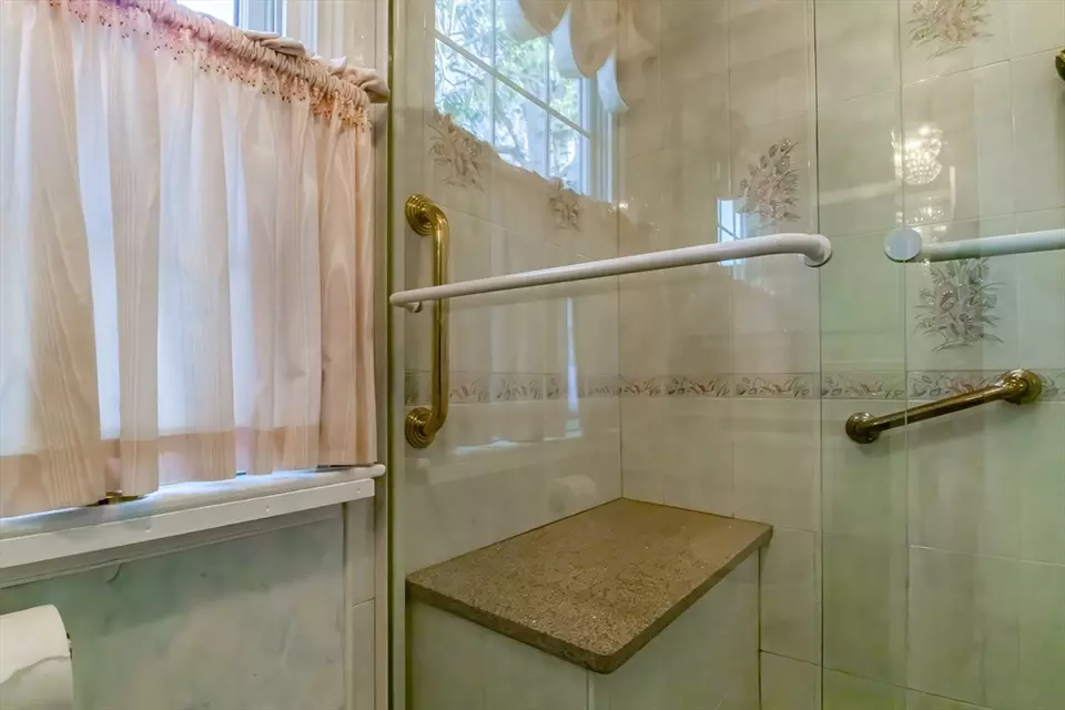Bath - 50 Village Post Rd #50, Danvers, MA 01923 photo 2 of 3
