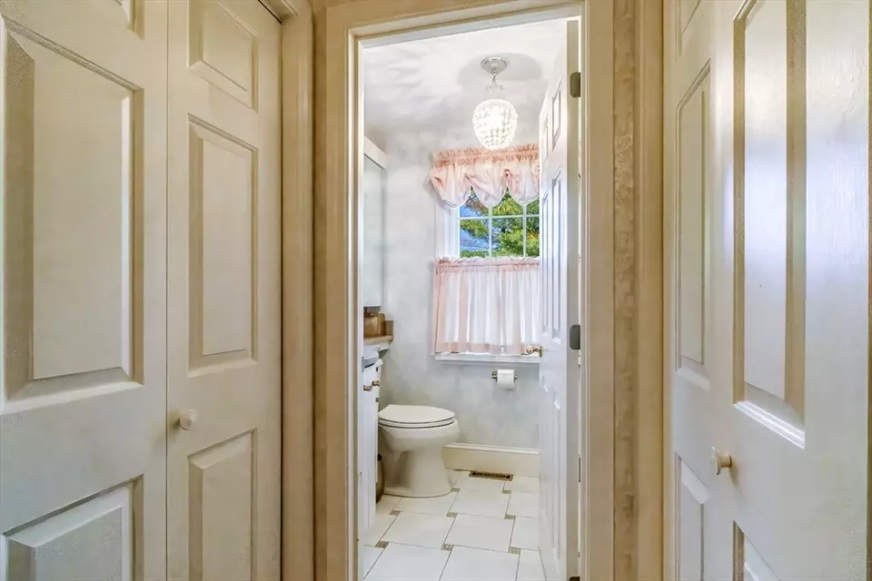 Entry Way - 50 Village Post Rd #50, Danvers, MA 01923 photo 4 of 6