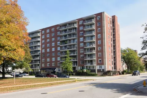 80 Salisbury St #206, Worcester, MA 01609