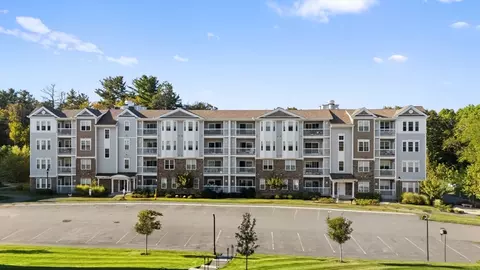 4 Francis Dr #105, Andover, MA 01810