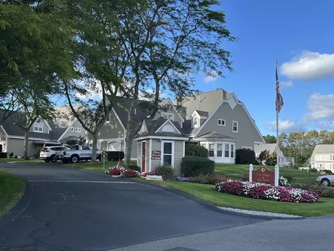 37 Bay Pointe Dr Ext #37, Buzzards Bay, MA 02532