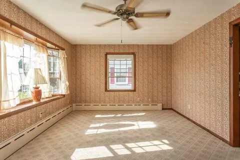 17 Roy St, Fairhaven, MA 02719 photo 5