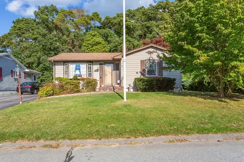 17 Roy St, Fairhaven, MA 02719