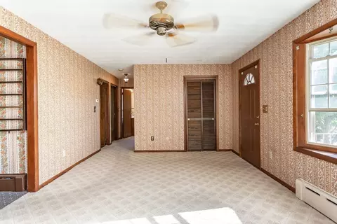 17 Roy St, Fairhaven, MA 02719 photo 4