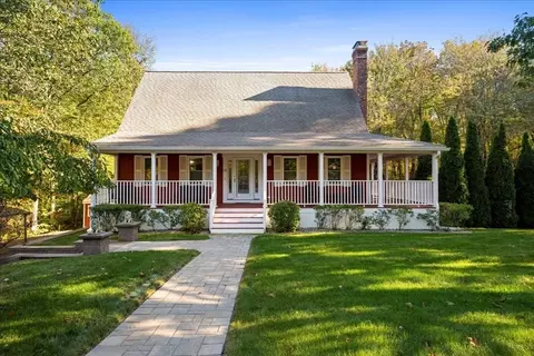 20 Leela Ln, Rochdale, MA 01542