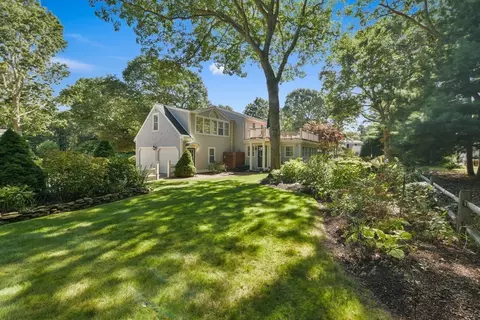 65 Tracey Rd, Cotuit, MA 02635 photo 3