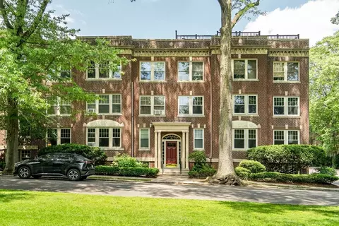 15 Thatcher St #F2-2, Brookline, MA 02446