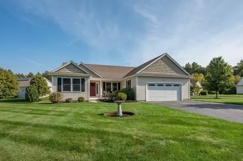 8 Pilgrim Cir, Nashua, NH 03063