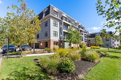 131 Eliot St #408, Milton, MA 02186