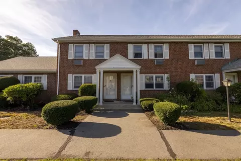 18 Emerson Gardens Rd #18, Lexington, MA 02420