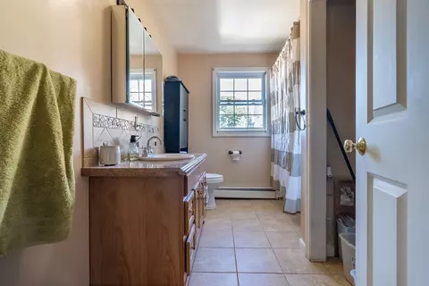 Bath - 164 Wamsutta St, Fall River, MA 02723 photo 1 of 1