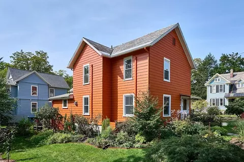 14 Arlington St, Northampton, MA 01060