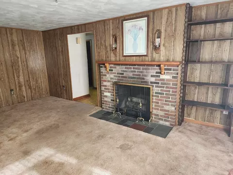 53 Holden St, Springfield, MA 01119 photo 12