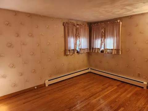 53 Holden St, Springfield, MA 01119 photo 10