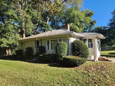 53 Holden St, Springfield, MA 01119