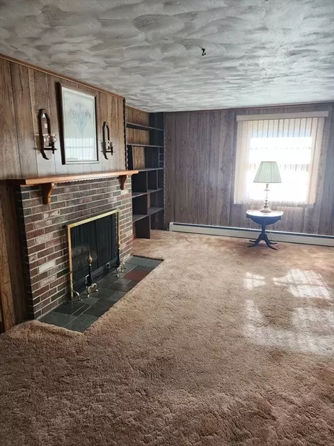 53 Holden St, Springfield, MA 01119 photo 11