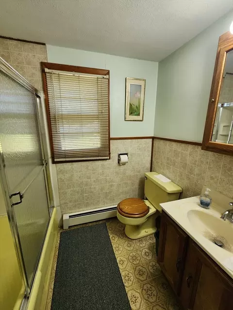 53 Holden St, Springfield, MA 01119 photo 8