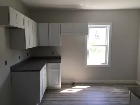 946 Rodman St, Fall River, MA 02721 photo 4