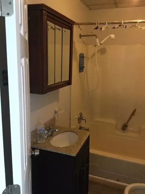 946 Rodman St, Fall River, MA 02721 photo 3