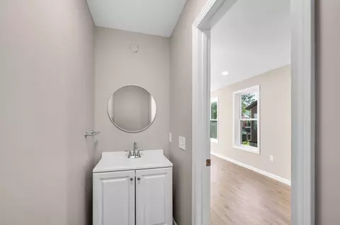 Entry Way - 130-132 Dickinson, Springfield, MA 01108 photo 5 of 5