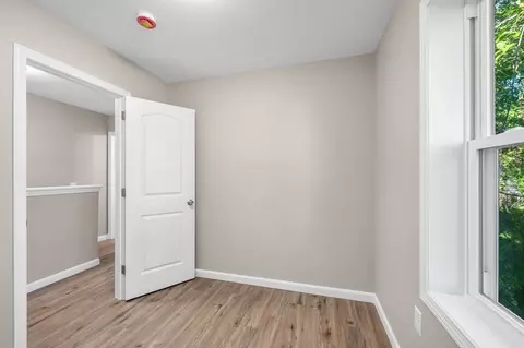 Entry Way - 130-132 Dickinson, Springfield, MA 01108 photo 2 of 5