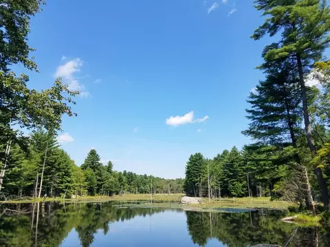 266 Holland Rd, Sturbridge, MA 01518
