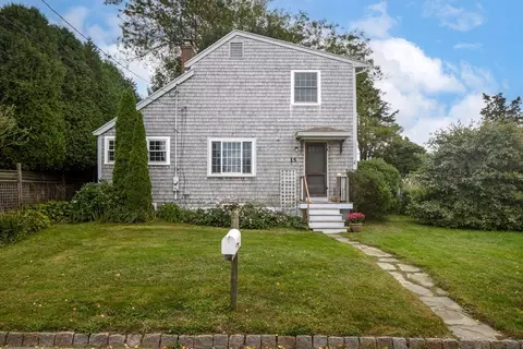 15 Baxter Ave, Fairhaven, MA 02719 photo 3